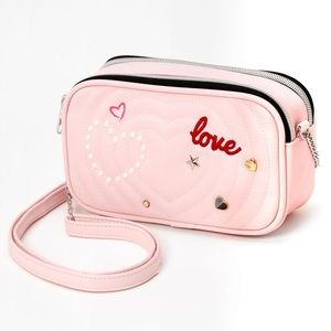 ☃️ Claire's Pink Love Heart Crossbody Bag